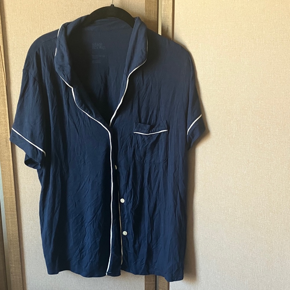 FINAL MARKDOWN Above Loungewear top large